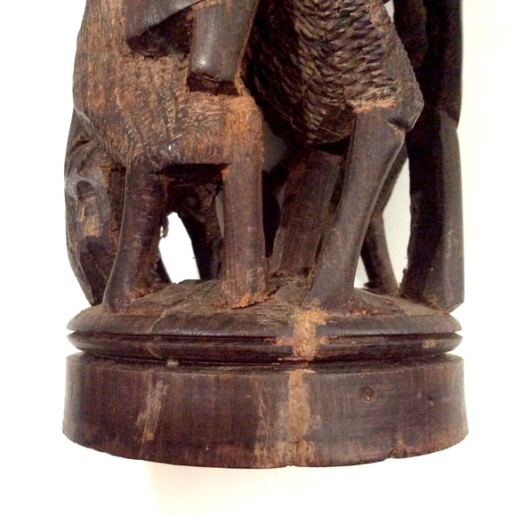 Unique handcrafted African Blackwood carving - Picture 13 of 16